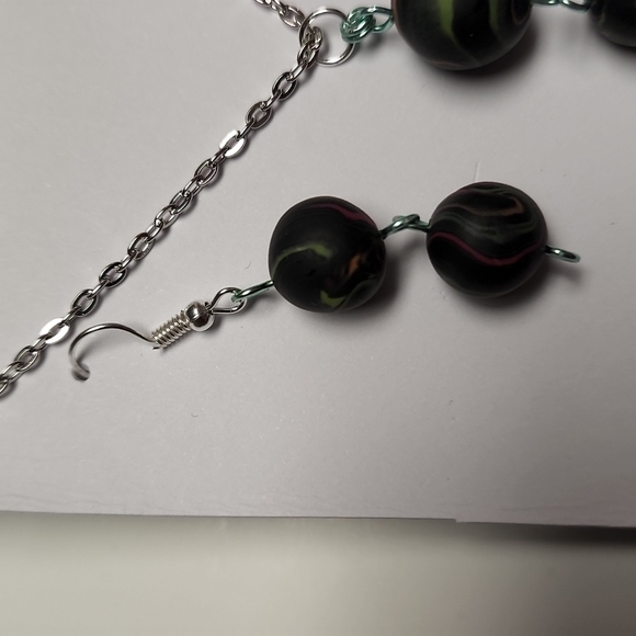 Handmade polymer clay bead earring and necklace set. - Picture 5 of 8